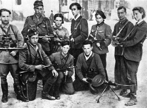 Poloneses na resistência contra os invasores germano-soviéticos, durante a Segunda Guerra Mundial. 